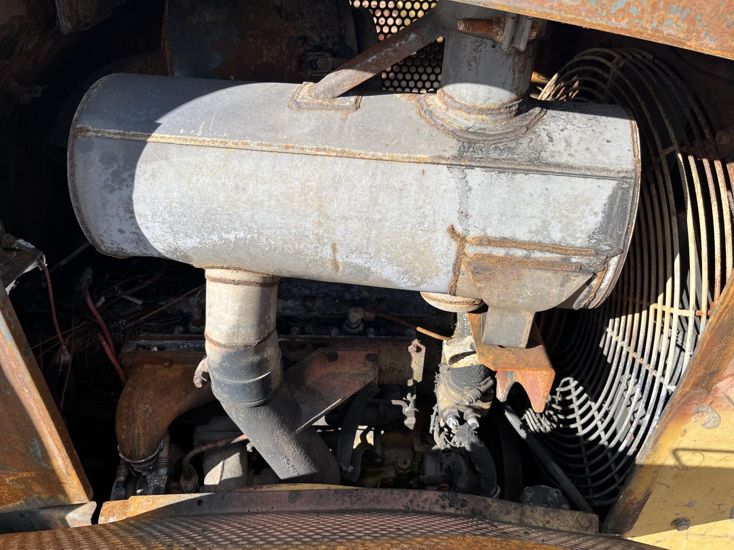 ./imagenes/INVOICE/2019/17247/TOPADOR FRONTAL CATERPILLAR D5M (25).JPG